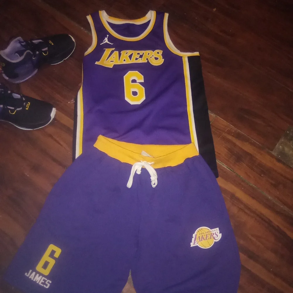 Lebron James official jersey - Picture 2 of 5